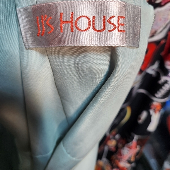 JJ'S HOUSE EVENING GOWN - Picture 2 of 10